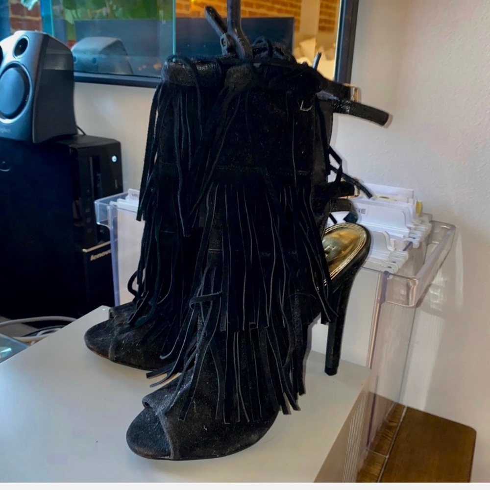 Fringed heels